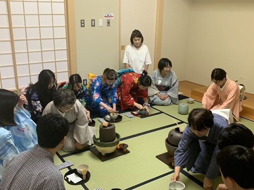 浴衣・茶道体験の様子